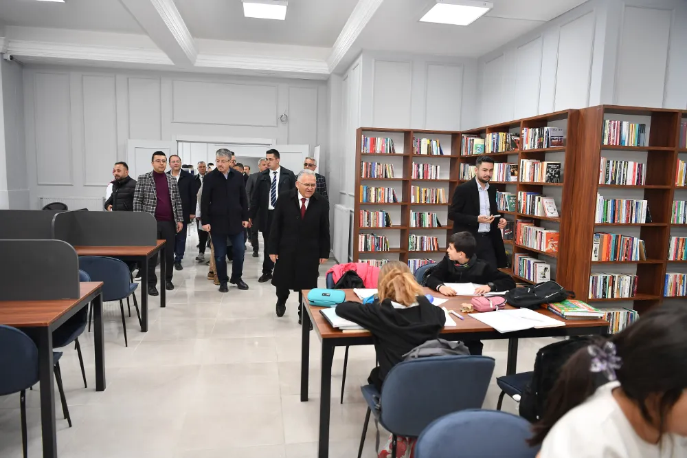 Kütüphaneler Haftasında Gençlere bir kütüphane daha