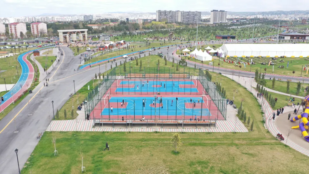 Kayserililer, bayram tatilinde Millet Bahçesi