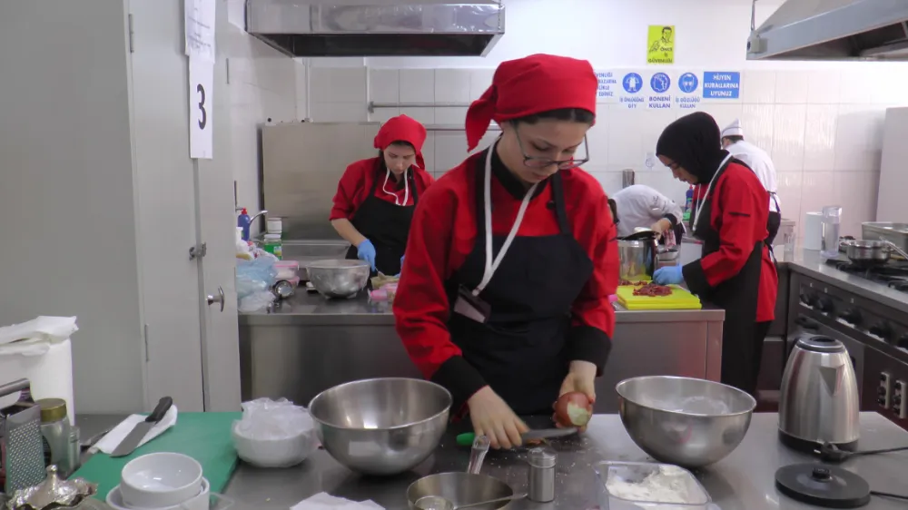 Liseli şefler hünerlerini sergiledi