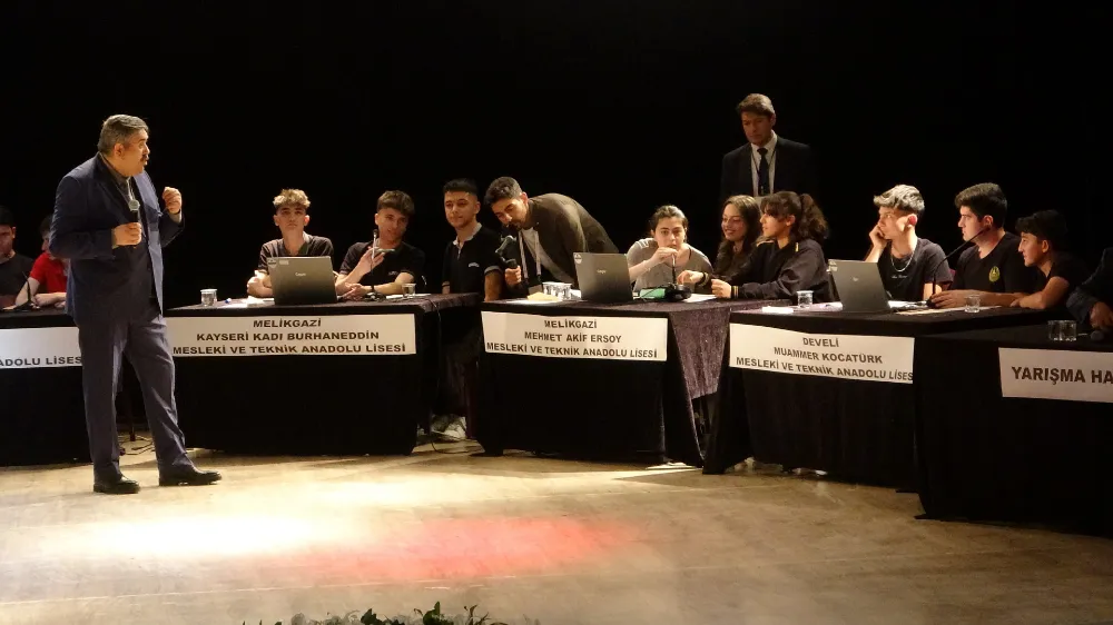 Bilgi yarışmasını 