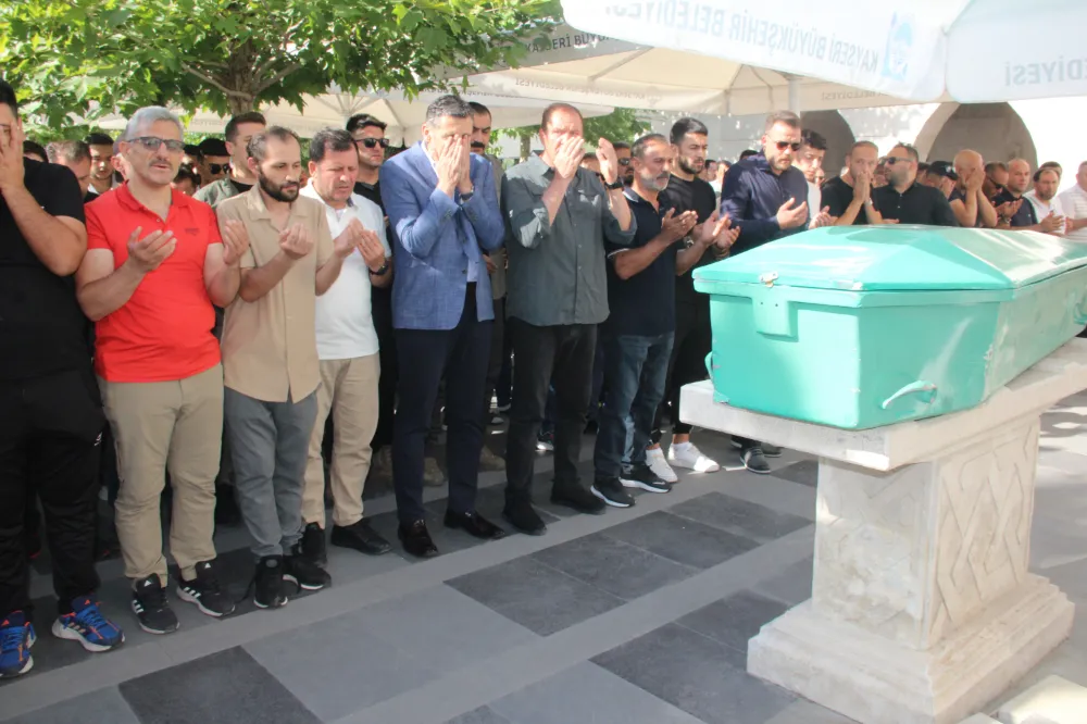 Tekvando antrenörü son yolculuğuna uğurlandı