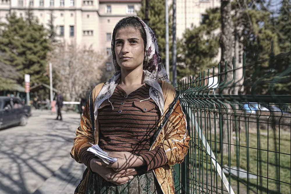 Başıboş köpeklerin saldırdığı hamile kadından kötü haber