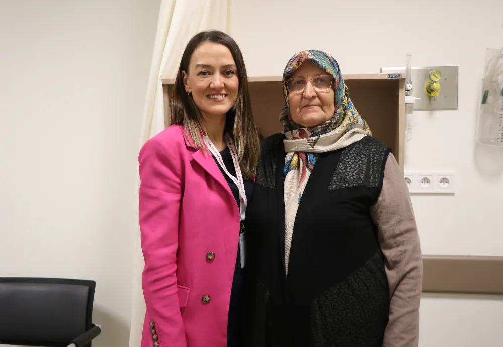 Akciğer ve meme kanserini yenen 62 yaşındaki kadın sağlığına kavuştu