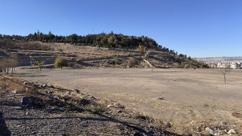 Bit pazarı kurulan alanın altında antik hipodrom olduğu belirlendi