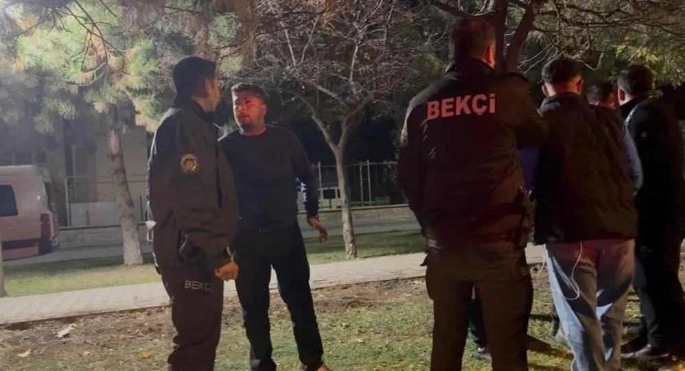 Alkollü yakalanmamak için şoför olduğunu inkar eden şahıs ekiplere zorluk çıkardı