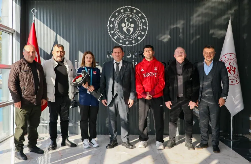  Şampiyonlara coşkulu karşılama