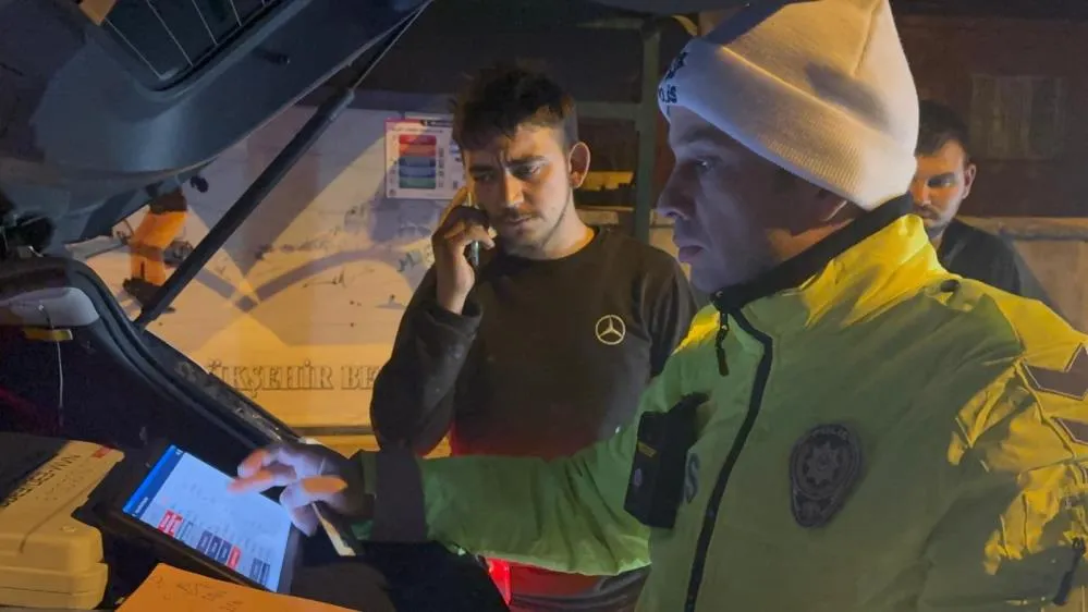 Ehliyetsiz oto tamircisi, araç sahibinden habersiz test sürüşüne çıktı