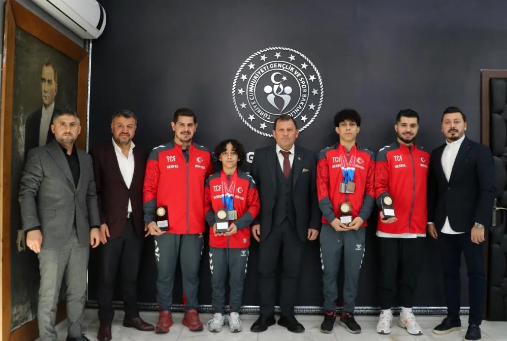 Şampiyon cimnastikçilerden Kabakcı’ya ziyaret