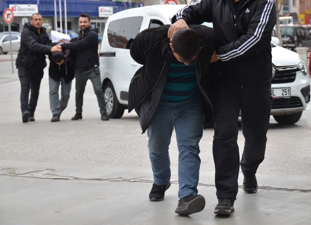 Çalıştığı iş yerinden 250 ton arpa çaldı