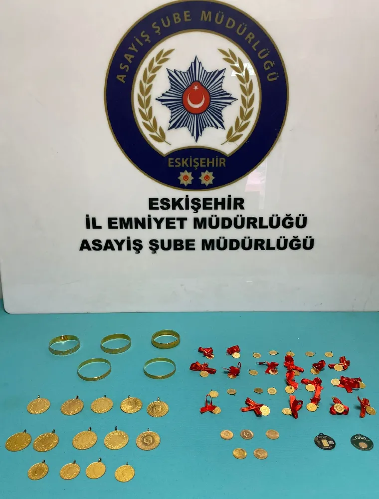 Kendilerini polis olarak tanıtıp dolandırıcılık yapan 2 zanlı tutuklandı