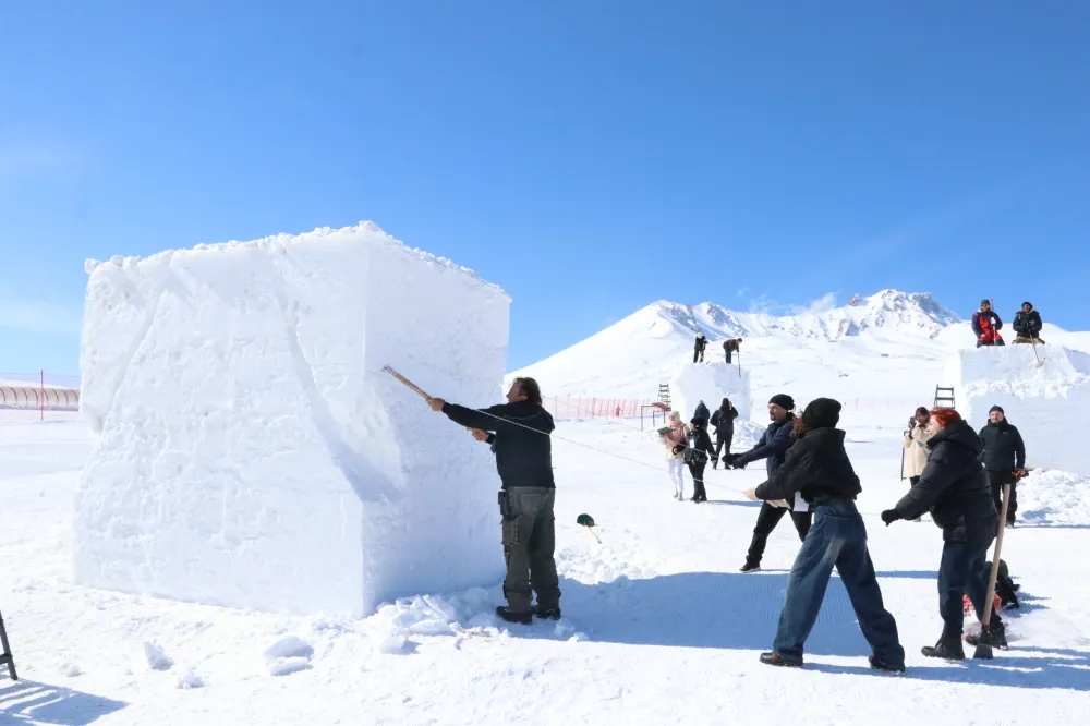 Erciyes Kar Heykel Festivali ve Sempozyumu başladı!