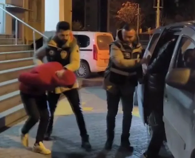 Telefon ve kredi kartı hırsızları yakalandı