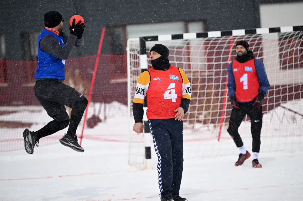 Kar Hentbolu Şampiyonası Erciyes’te büyük coşkuyla gerçekleşti