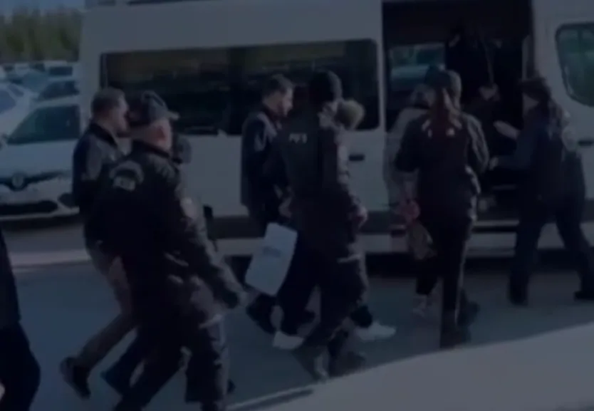 Sahte alışveriş sitesi dolandırıcıları yakalandı