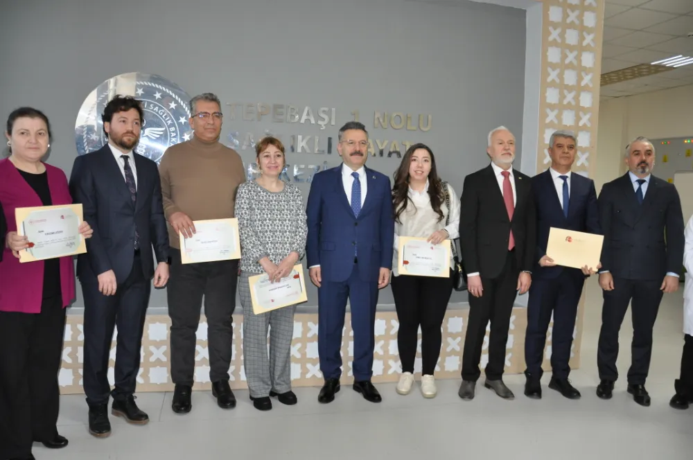 Sigara Bırakma Polikliniği desteğiyle bağımlılıktan kurtulanlara belge verildi