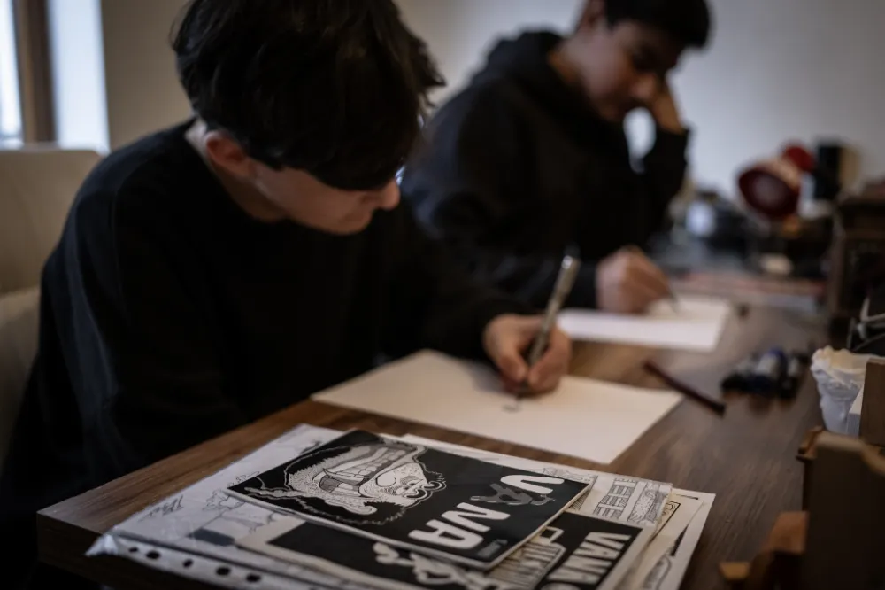 Ortaokul öğrencileri harçlıklarını sermaye yaparak dergi çıkarıyor