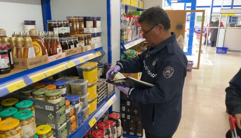 Zabıta ekiplerinin denetimleri sürüyor