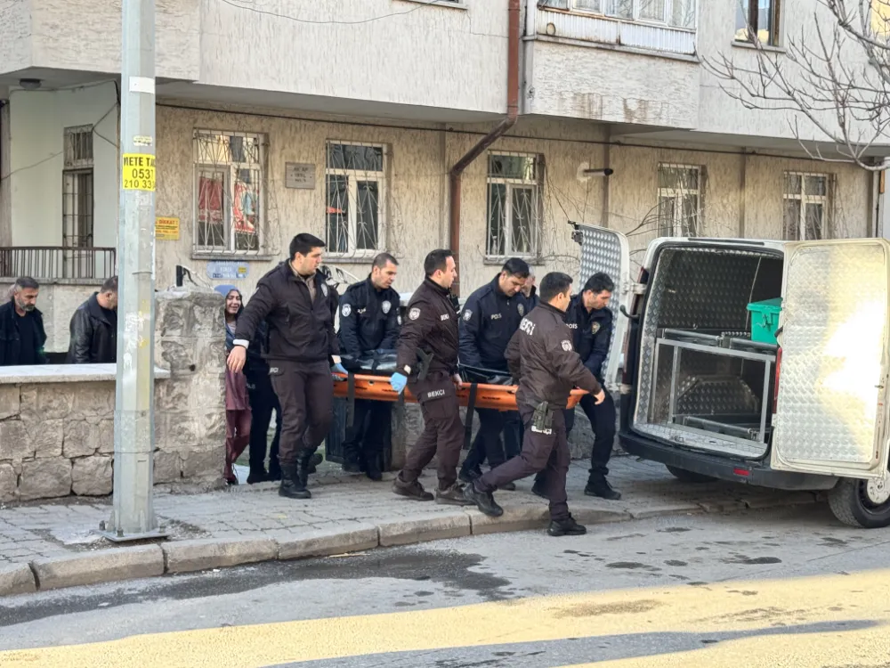 Kızı tarafından bıçaklanan anne hayatını kaybetti!