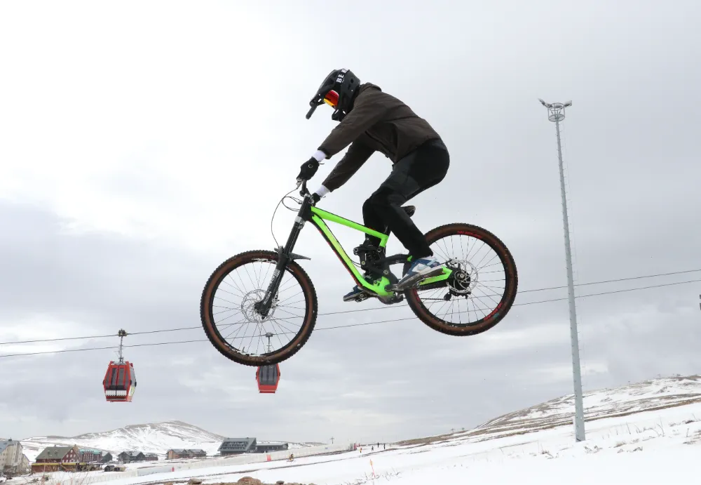 Downhill sporcuları Erciyes