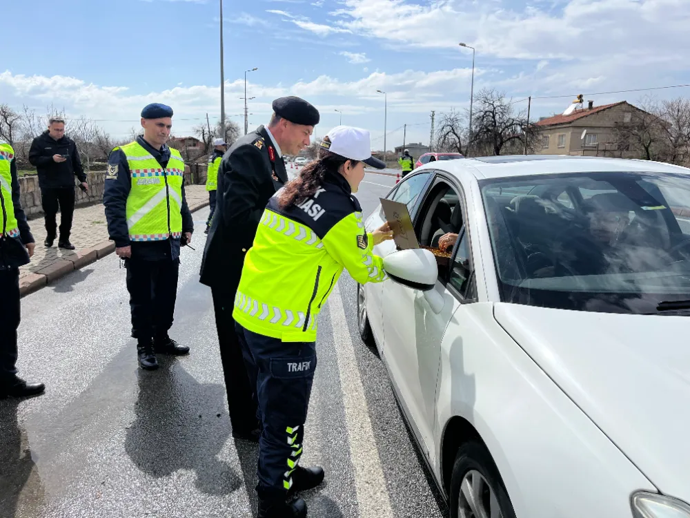 İl Jandarma Komutanı Tuğgeneral Dedebağı, sürücülerin bayramını kutladı