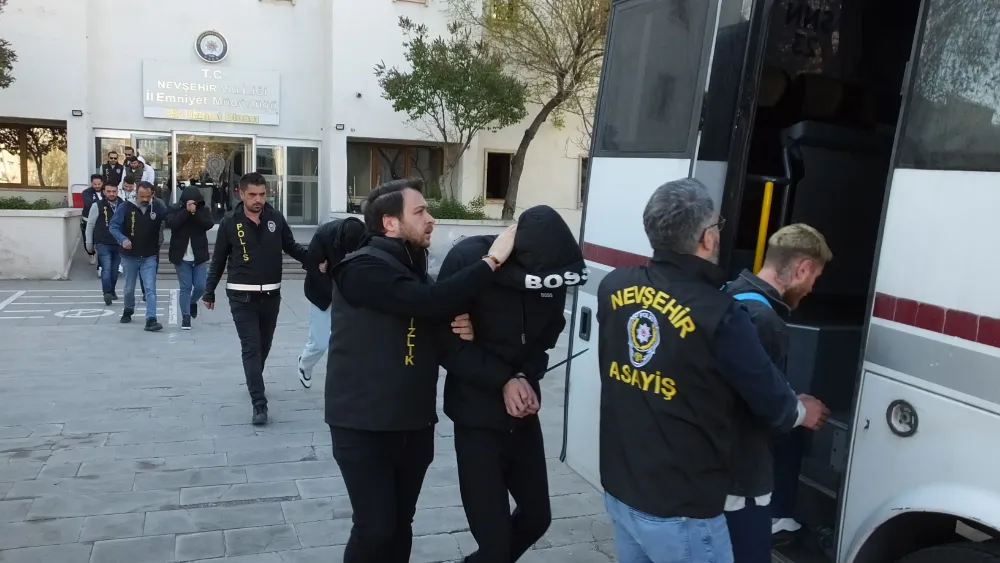 Dolandırıcılık operasyonunda 15 şüpheli yakalandı