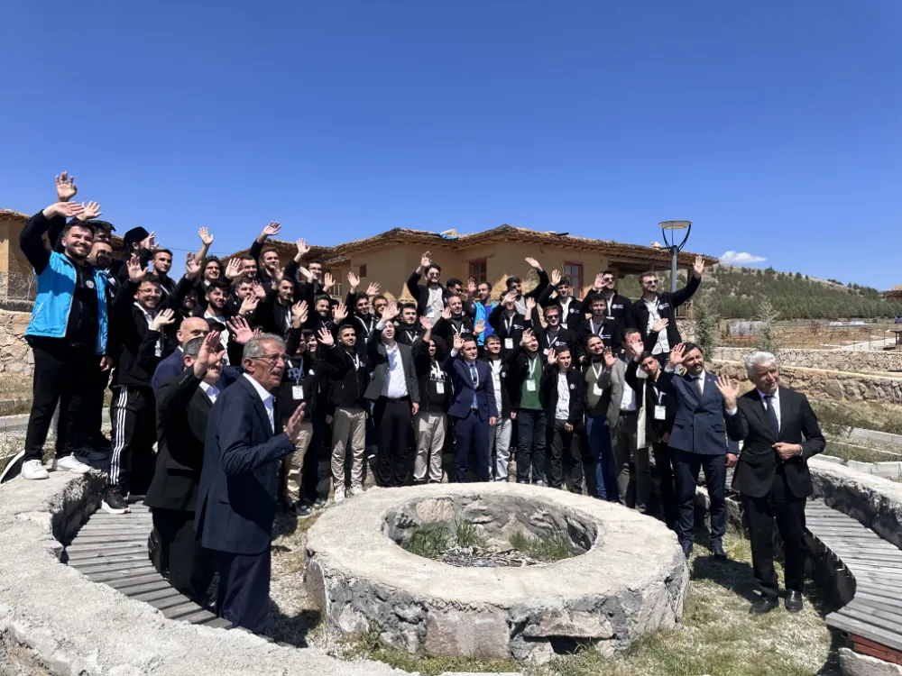 330 bin genç, yazı kamplarda geçirecek!