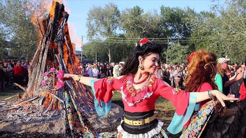 Asırlardır kutlanan renkli buluşma 