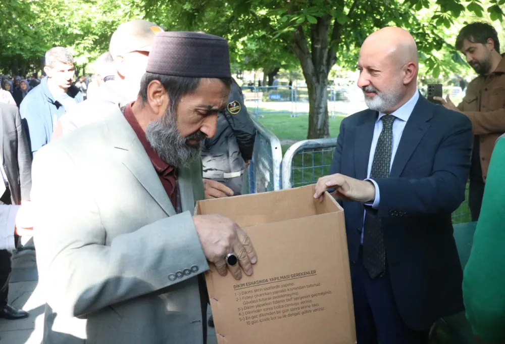 Kocasinan 550 bin domates fidesi dağıttı