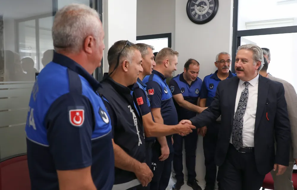 Başkan Palancıoğlu, belediye personeliyle bayramlaştı