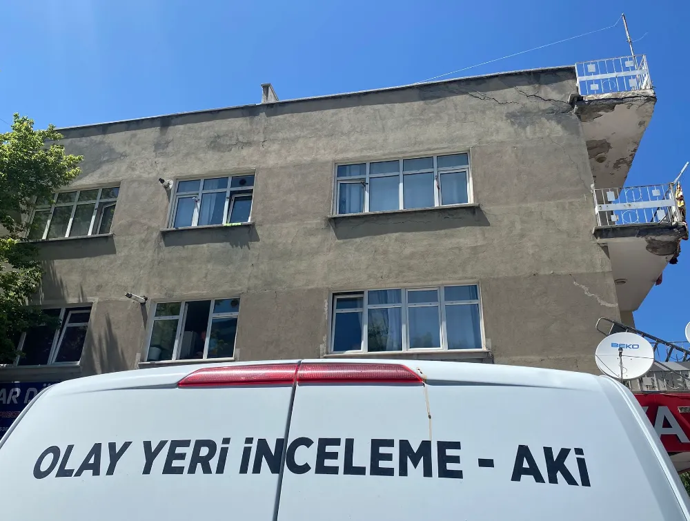 Birinci kattan düşen çocuk ağır yaralandı