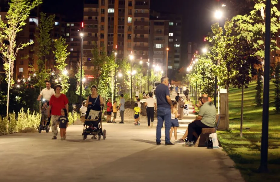 Talaslılar, açılış beklemeden Talas Millet Bahçesi