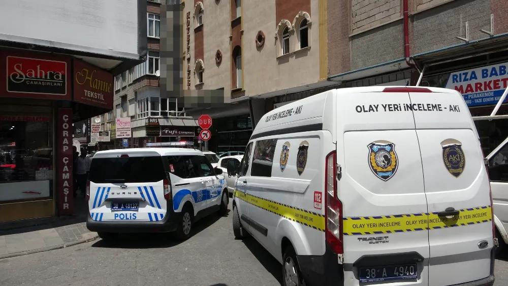 Kayseri’de otel odasında ölüm!