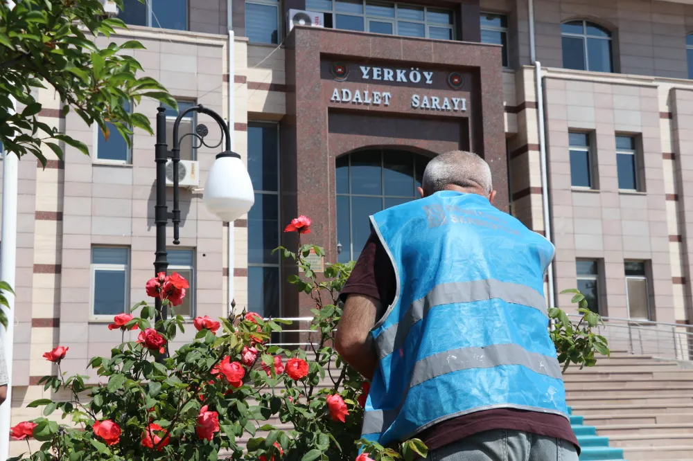 Yargılandıkları adliyeyi şimdi onarıyorlar