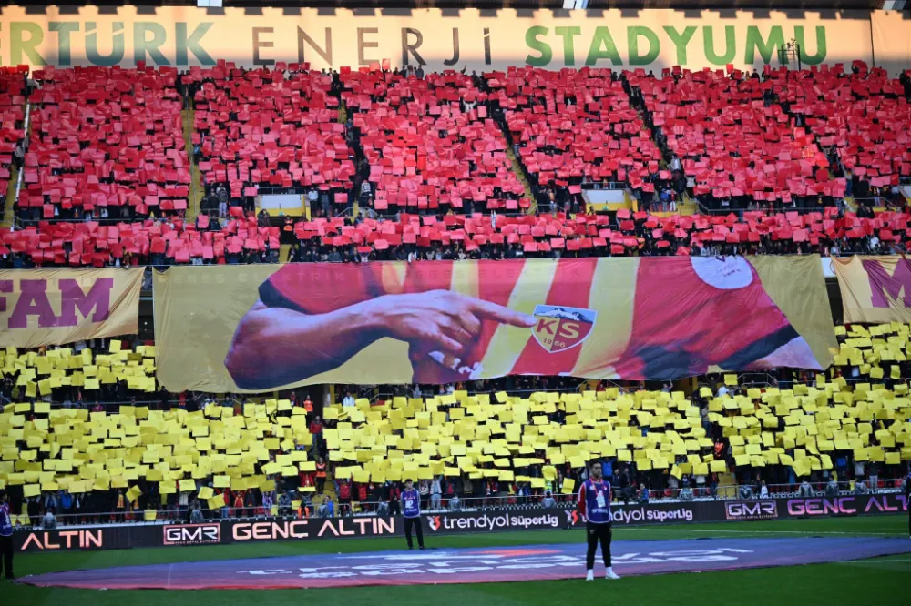 Kayserispor-Galatasaray maçına taraftar akını