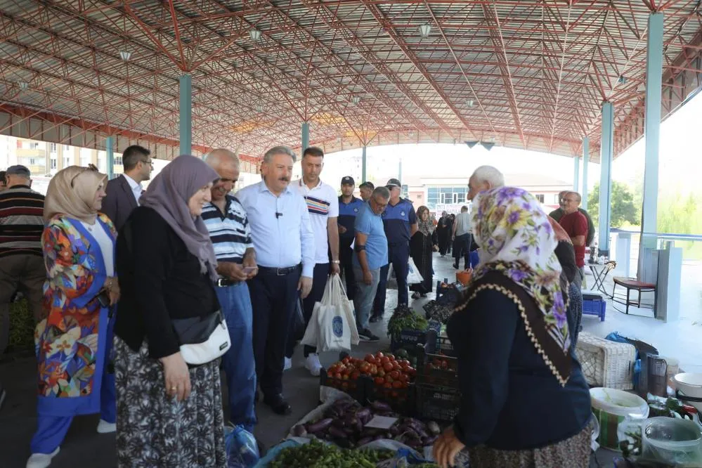 Palancıoğlu; köy pazarında üreticilerle bir araya geldi