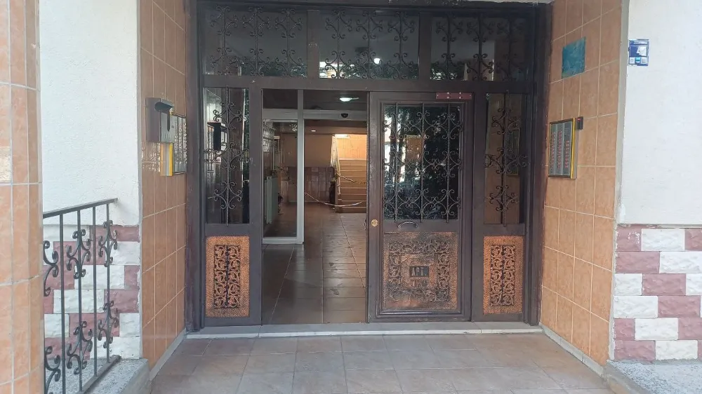 Bıçaklanan apartman görevlisi öldü!