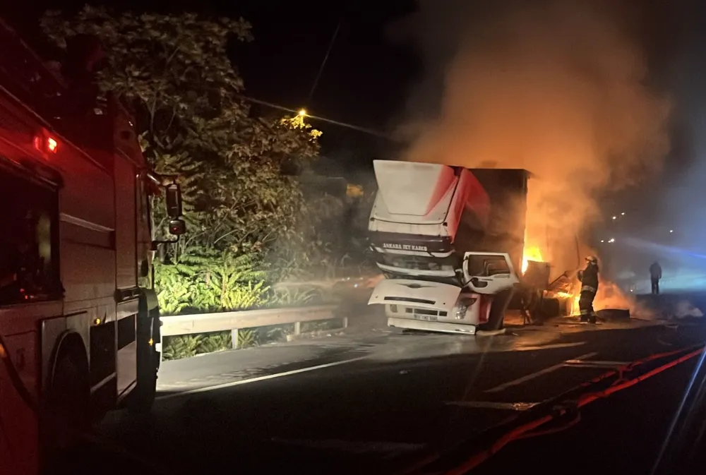 Seyir halindeki tırda çıkan yangın söndürüldü