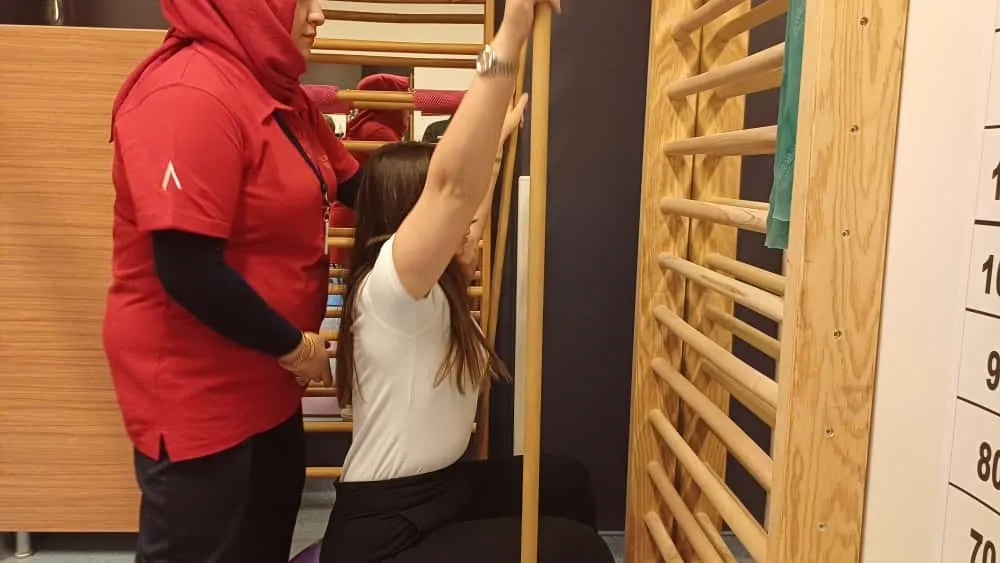 Skolyozda ameliyatsız yöntem: ‘Schroth tedavisi