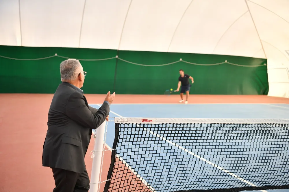 Başkan Büyükkılıç, balon tenis kortlarını ziyaret etti