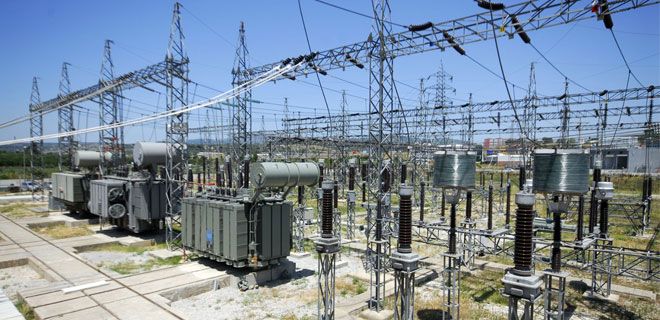 TRAFODAN ÇIKAN KIVILCIMLAR, BUĞDAY TARLASINI YAKTI