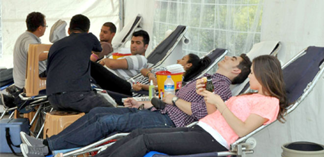 KIZILAY  KAN  TOPLAMA GAYRETİNDE