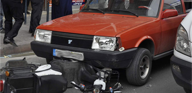 YOĞUNBURÇ KAVŞAĞINDA KAZA, 4 YARALI