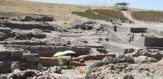 ESERLER MISIR PİRAMİTLERİNDEN ÖNEMLİ