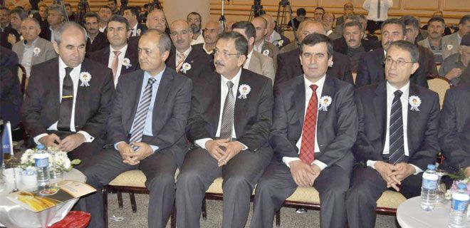 EMNİYET  TİCARİ  ARAÇ SÜRÜCÜLERİNİ  BİLGİLENDİRDİ