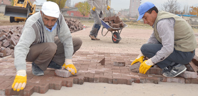 KOCASİNAN BELEDİYESİ`NDEN ZÜMRÜT`E YENİ SEMT PAZARI 