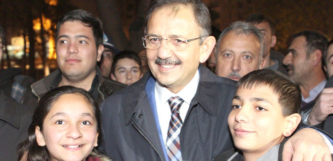 ÖZHASEKİ SEVGİ ÇEMBERİNDE