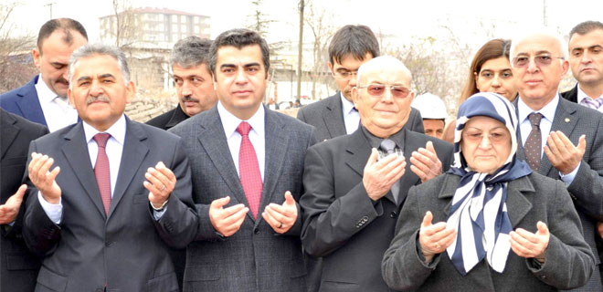 HAYIR İŞLRİNE DEVAM EDİYOR