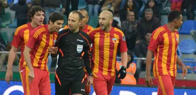 KADİR HAS`TA SESSİZ AKŞAM