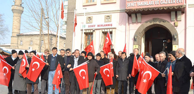 ŞEHİT YAKINLARI VE GAZİLER HDP BİNASINA YÜRÜDÜ