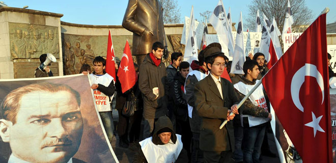 LİSELİLER, KUBİLAY`I ANMAK İÇİN YÜRÜDÜ